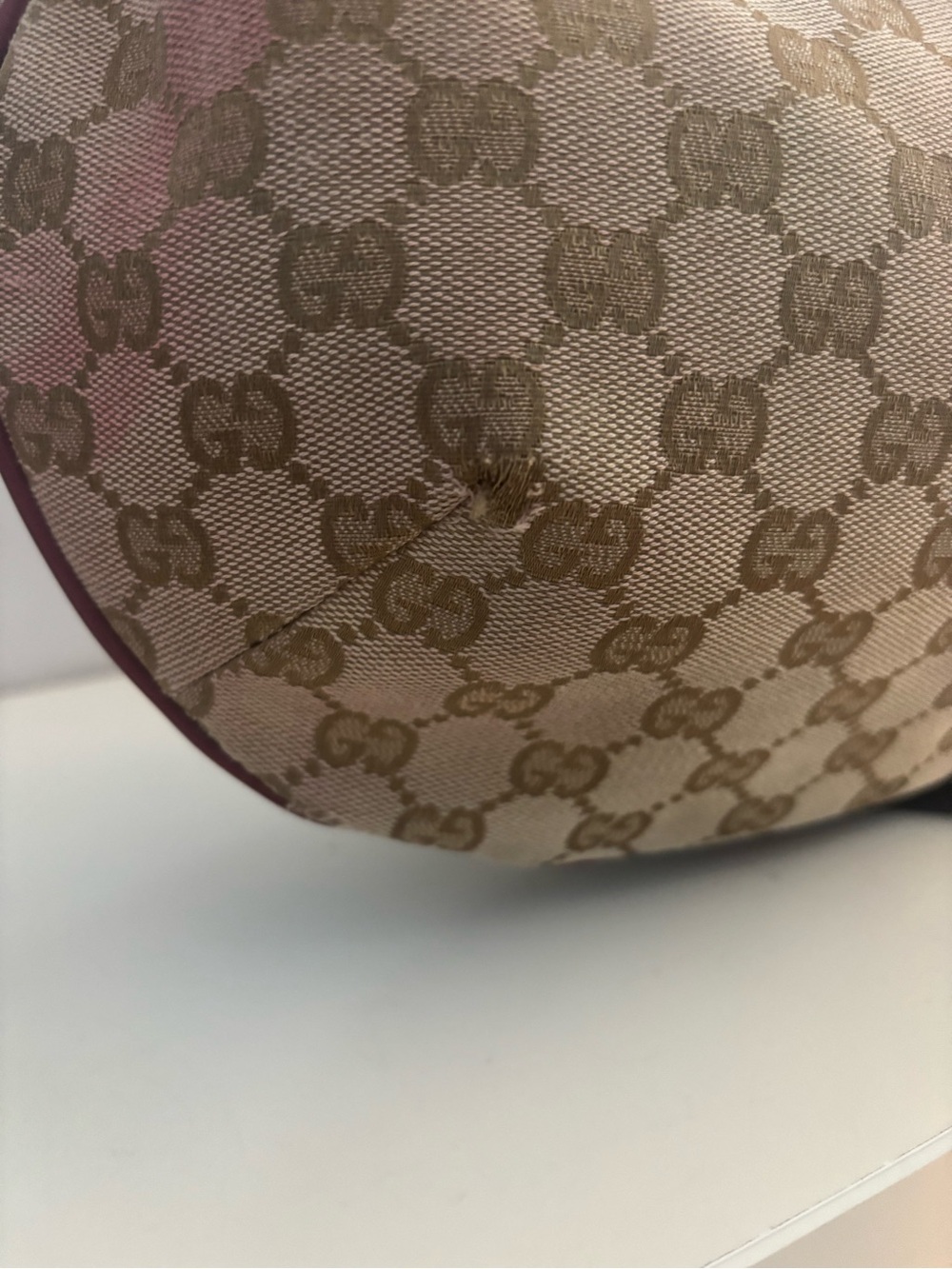 Gucci Beige GG Canvas hobo Shoulder /crossbody Bag with red Trim - Picture 13 of 16